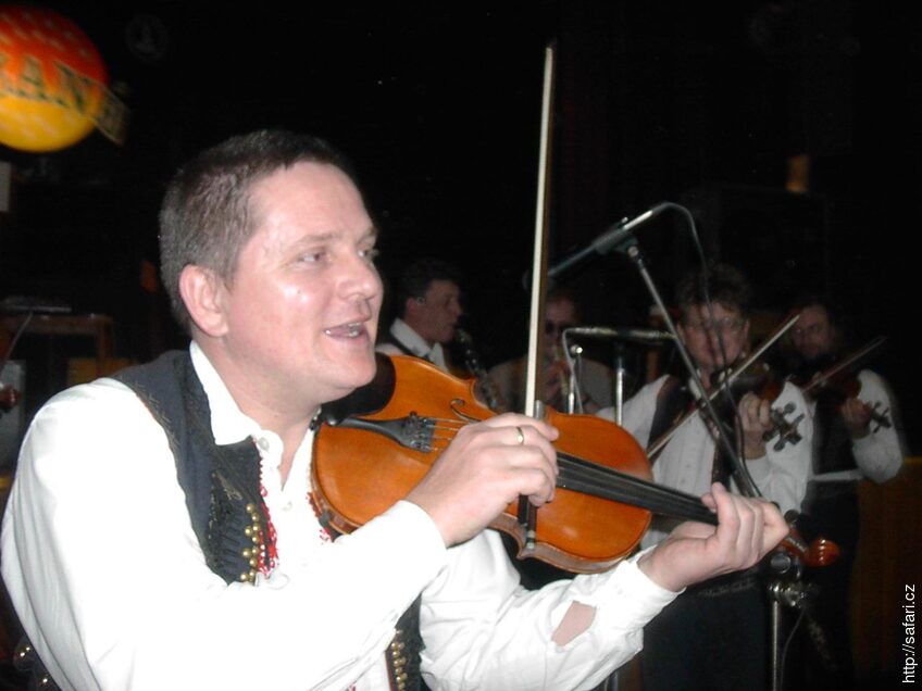 HUBÁČEK Jaroslav